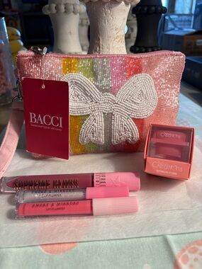 BACCI Pink Beaded Bow Wristlet Pouch  4  lipstick lip glosses